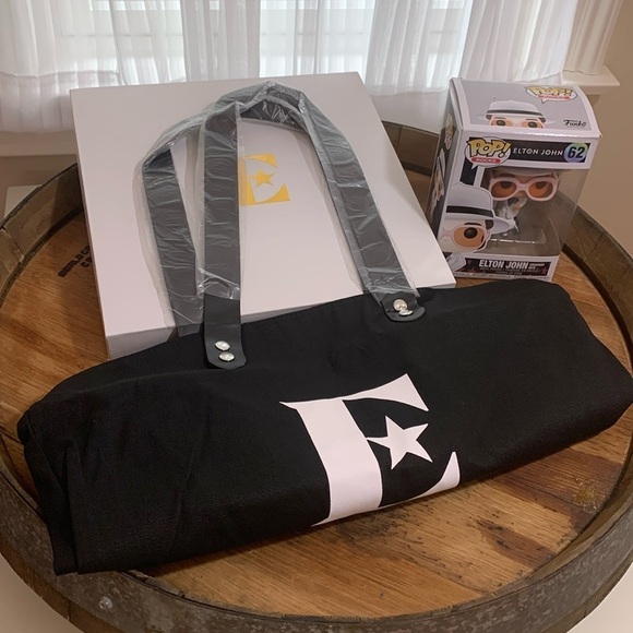 NWT Elton John Farewell Yellow Brick Rd Swag Bundle VIP Bag Set + Funko Pop NIB - Picture 8 of 17